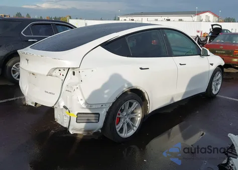 2021 Tesla Model Y Performance Dual Motor All-Wheel Drive z USA, uszkodzony, nr VIN 5YJYGDEF4MF087539